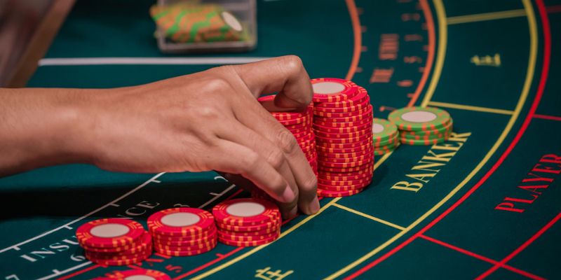 Baccarat là gì và vì sao được nhiều người quan tâm?